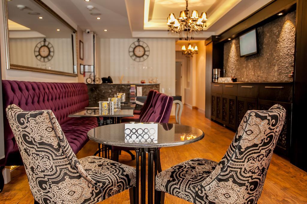 Lucis Pera Hotel 3*
