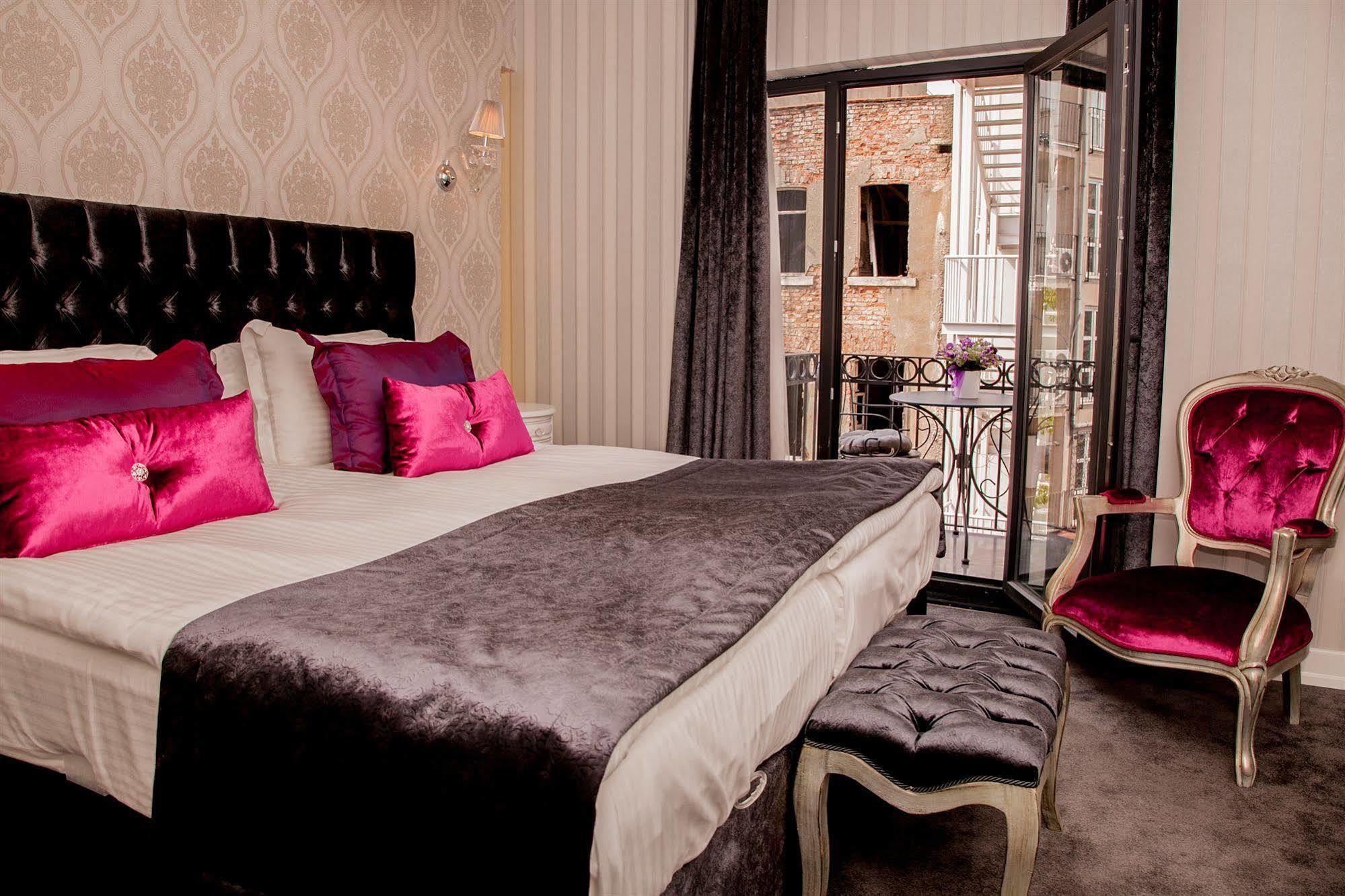 Hotel Lucis Pera 3*